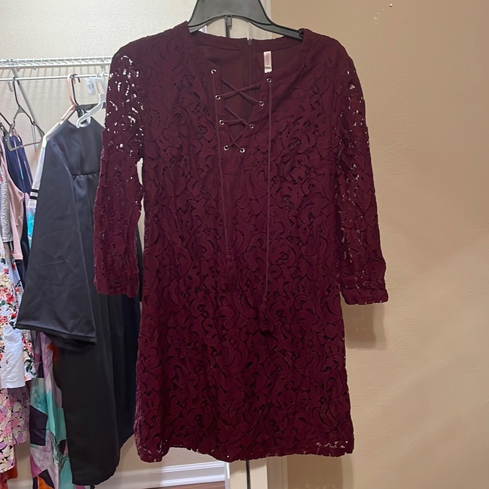 Zhilaration dress size small in the color maroon